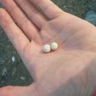 Kulka 10 mm w odniesieniu do dłoni