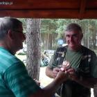 Jacek Rosa odbiera od Prezesa okolicznościową statuetkę 