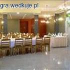 Tu ustawimy trzy ławy piwne i stół dla 