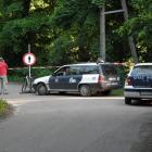 Straz Miejska pilnuje wjazdu na teren Dębiny