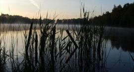 wschód słońca nad jeziorem Stary Las